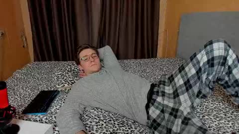 Snapshot of deni_boy99 chatting on 12.17.25 Deni online show from 12.17.25