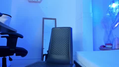 denisse_logan online show from 10.21.25