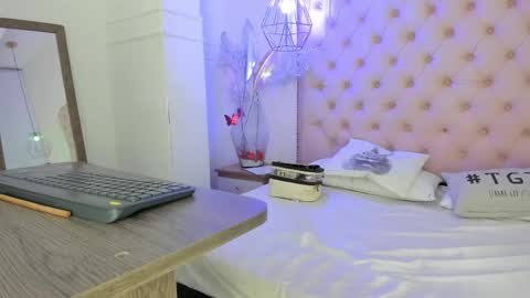 denisse_logan online show from 05.20.26