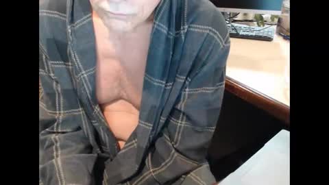 Snapshot of denn_jett chatting on 12.18.25 Den Jet online show from 12.18.25