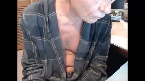 Snapshot of denn_jett chatting on 12.21.25 Den Jet online show from 12.21.25