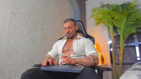 dennis_cox_ online show from 02.04.25