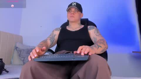 Snapshot of dennis_munera chatting on 10.23.25 dennis munera online show from 10.23.25