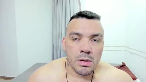 Snapshot of denny_scobar chatting on 11.02.25 denny scobar online show from 11.02.25