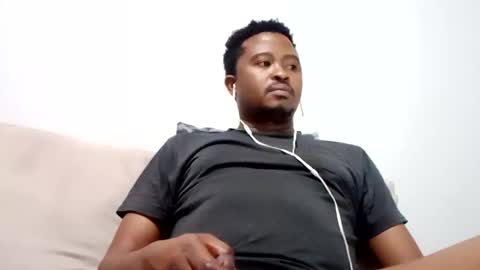 Snapshot of dentzo chatting on 10.10.25 mastER blACK online show from 10.10.25