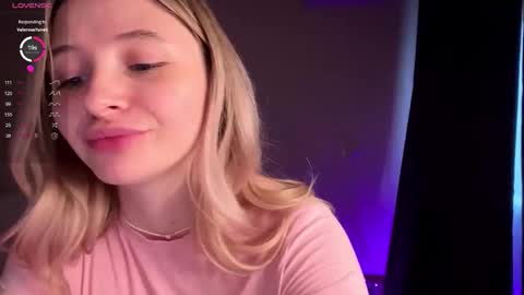 Snapshot of deonnagarn chatting on 02.09.26 Vi Victoria online show from 02.09.26