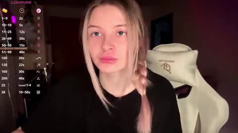 Snapshot of deonnagarn chatting on 03.08.26 Vi Victoria online show from 03.08.26