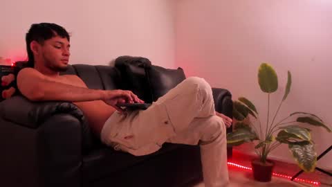 Snapshot of dereck_g chatting on 06.11.26 dereck_g online show from 06.11.26