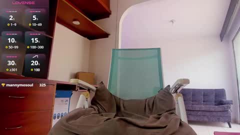 Snapshot of dereckhardd chatting on 02.27.25 dereckhardd online show from 02.27.25