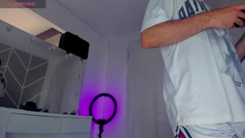 dereckhardd online show from 04.27.26