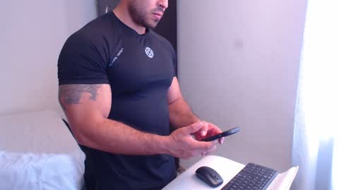 Snapshot of derek_group chatting on 12.08.24 Derek online show from 12.08.24