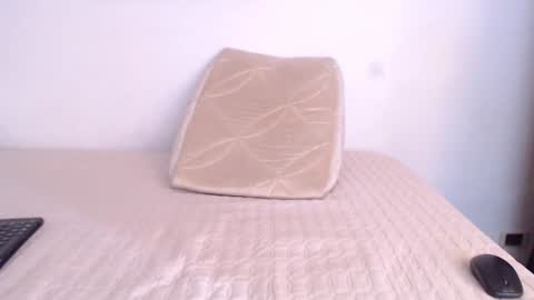 Snapshot of derek_group chatting on 01.12.25 Derek online show from 01.12.25