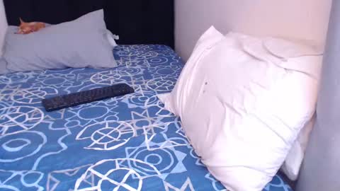 Snapshot of derek_group chatting on 03.02.25 Derek online show from 03.02.25