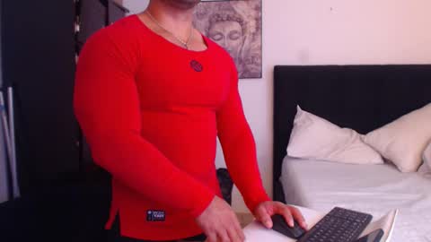 Snapshot of derek_group chatting on 12.21.25 Derek online show from 12.21.25