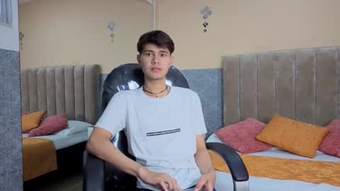 derek_sinn online show from 02.08.26