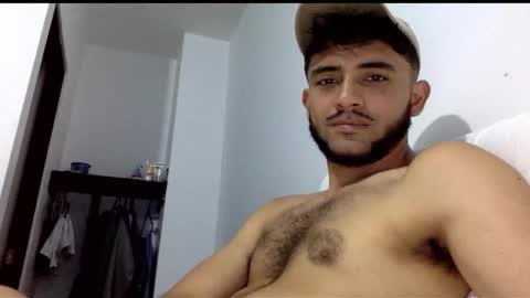 Snapshot of derek_smiith chatting on 11.22.25 Derek smiith online show from 11.22.25