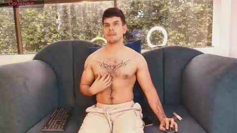 Snapshot of derek_voss chatting on 06.17.26 derek_voss online show from 06.17.26