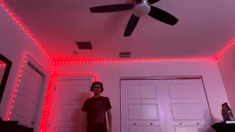 Snapshot of derekdings chatting on 12.10.24 derekdings online show from 12.10.24