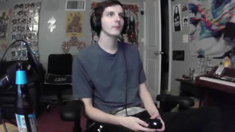 Snapshot of derekdings chatting on 02.26.25 derekdings online show from 02.26.25