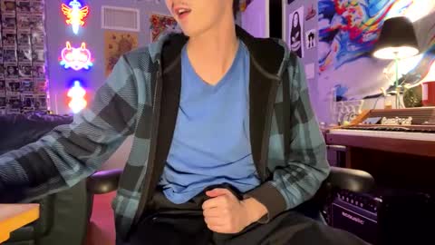 Snapshot of derekdings chatting on 10.13.25 derekdings online show from 10.13.25