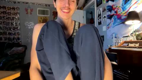 Snapshot of derekdings chatting on 10.22.25 derekdings online show from 10.22.25