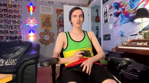 Snapshot of derekdings chatting on 12.20.25 derekdings online show from 12.20.25