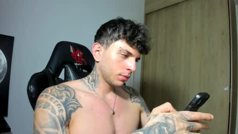 derekmuller11 online show from 04.05.26