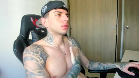 derekmuller11 online show from 04.14.26