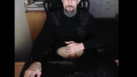 Snapshot of dermattes chatting on 12.14.24 dermattes online show from 12.14.24