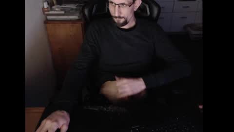 Snapshot of dermattes chatting on 02.01.25 dermattes online show from 02.01.25