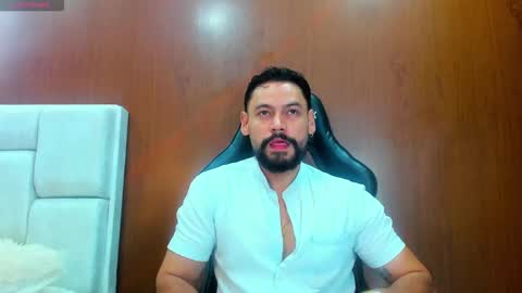 Snapshot of derrybigger_cm chatting on 11.11.25 DerryBigger CM online show from 11.11.25