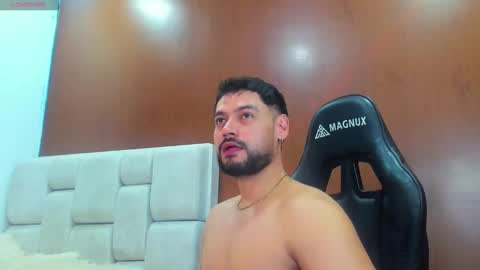 Snapshot of derrybigger_cm chatting on 02.17.26 DerryBigger CM online show from 02.17.26