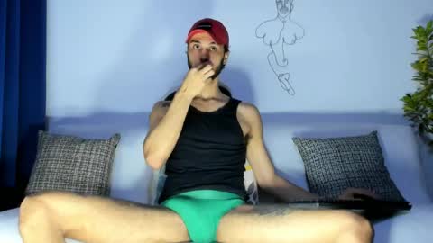 Snapshot of derrymaster chatting on 05.11.26 JhimyMaster online show from 05.11.26