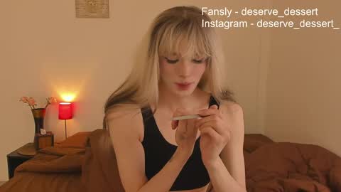 Snapshot of deserve_dessert chatting on 04.25.26 Domi online show from 04.25.26