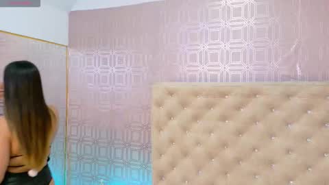 Sara Desire online show from 11.22.25