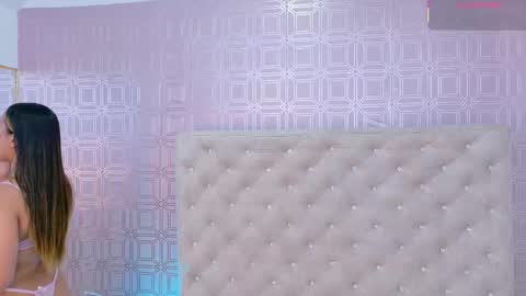 Sara Desire online show from 11.23.25