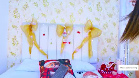 Sara Desire online show from 12.18.25