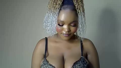 Snapshot of desiredahlia33 chatting on 02.17.26 desiredahlia33 online show from 02.17.26