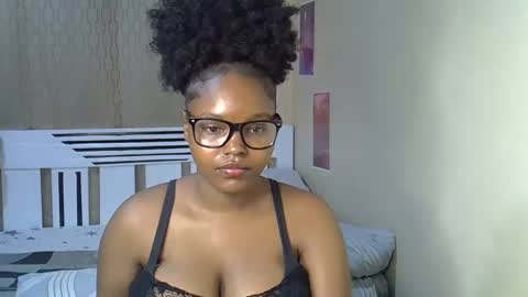 Snapshot of desiredahlia33 chatting on 03.30.26 desiredahlia33 online show from 03.30.26