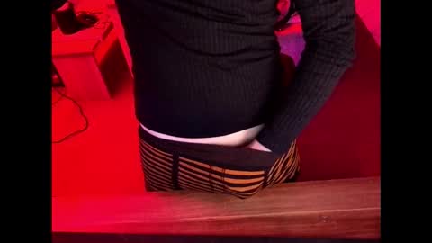 Snapshot of desiredsnack chatting on 09.27.25 lecram online show from 09.27.25