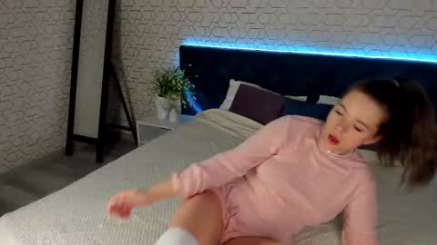 Snapshot of desiree_doll chatting on 02.12.26 Gill online show from 02.12.26