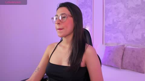 Snapshot of desireee_ chatting on 06.18.26 desire online show from 06.18.26