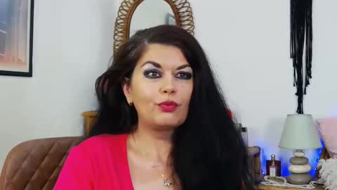 HellenMoon online show from 10.04.25