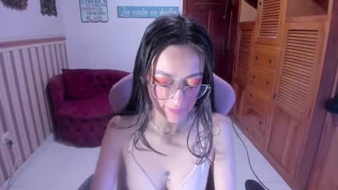 Snapshot of desiring__angel chatting on 11.15.25 Desiring Angel online show from 11.15.25