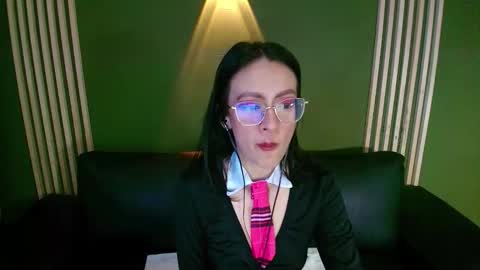 Snapshot of desiring__angel chatting on 11.18.25 Desiring Angel online show from 11.18.25