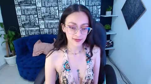 Snapshot of desiring__angel chatting on 12.03.25 Desiring Angel online show from 12.03.25