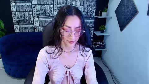 Snapshot of desiring__angel chatting on 12.19.25 Desiring Angel online show from 12.19.25