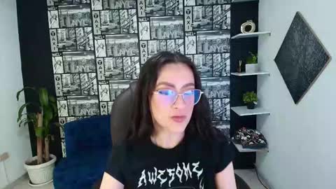 Snapshot of desiring__angel chatting on 12.21.25 Desiring Angel online show from 12.21.25