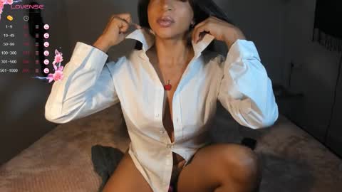 Snapshot of destinnemil chatting on 10.17.25 Destinne Mill online show from 10.17.25
