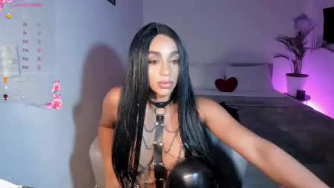 Snapshot of destinnemil chatting on 11.16.25 Destinne Mill online show from 11.16.25